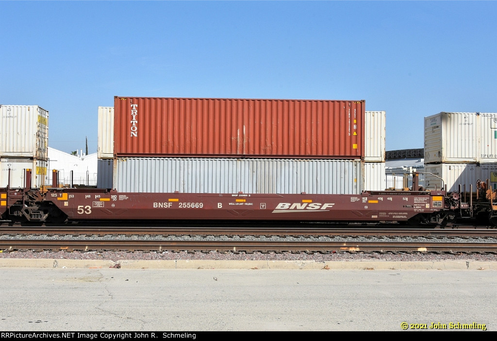 BNSF 255669-B with container load at Rana CA. 4/8/2021